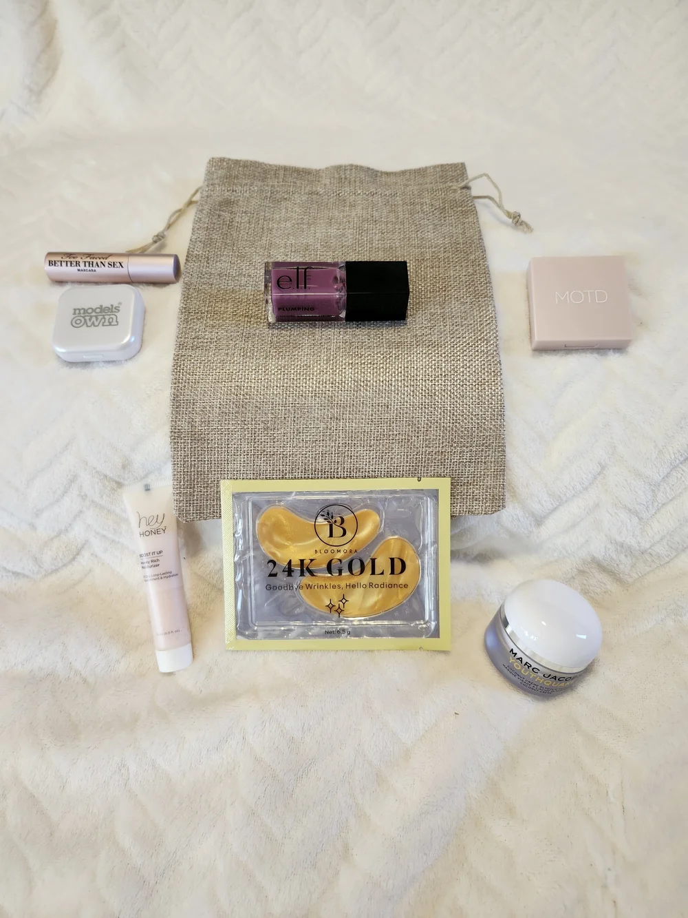 BEAUTY 7 PACK with Bag -includes ELF, MARC JACOBS and TOO FACED items